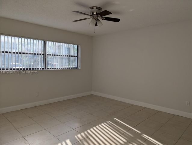 7502 NW 33rd St, Lauderhill, FL 33319