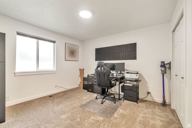 6816 S NORMANDY CIR, Midvale, UT 84047