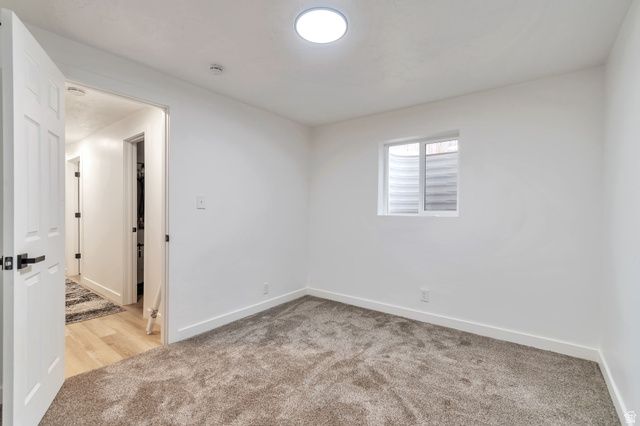 6816 S NORMANDY CIR, Midvale, UT 84047