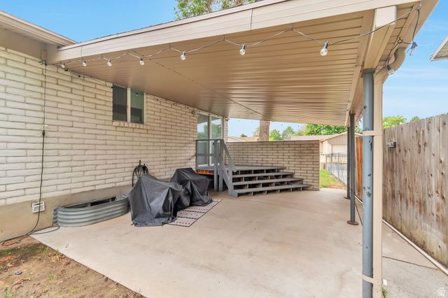 6816 S NORMANDY CIR, Midvale, UT 84047