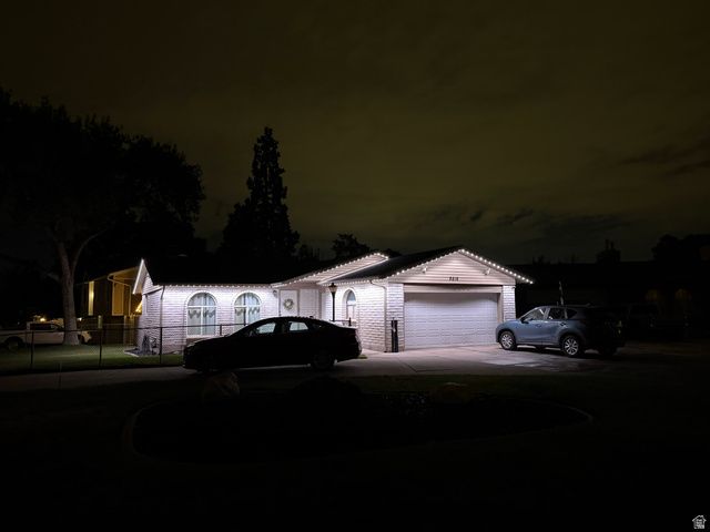 6816 S NORMANDY CIR, Midvale, UT 84047