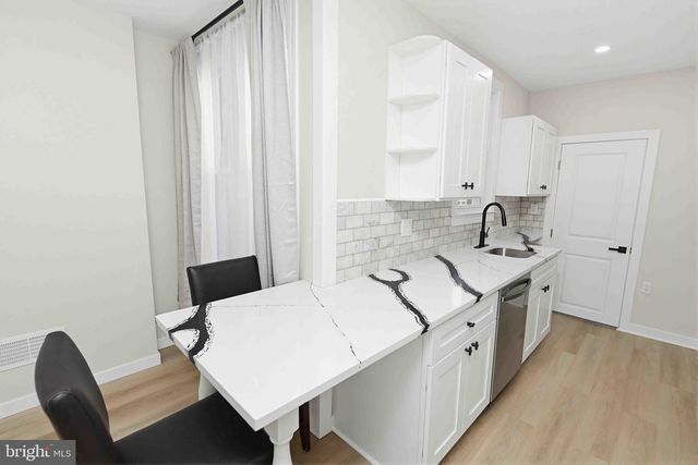 5824 N MARSHALL ST, Philadelphia, PA 19120