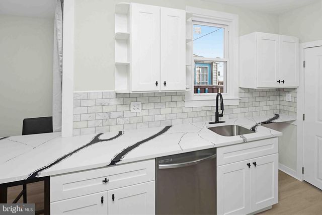 5824 N MARSHALL ST, Philadelphia, PA 19120