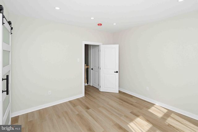 5824 N MARSHALL ST, Philadelphia, PA 19120