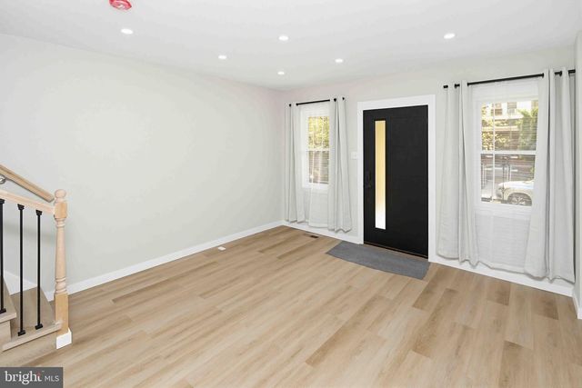 5824 N MARSHALL ST, Philadelphia, PA 19120