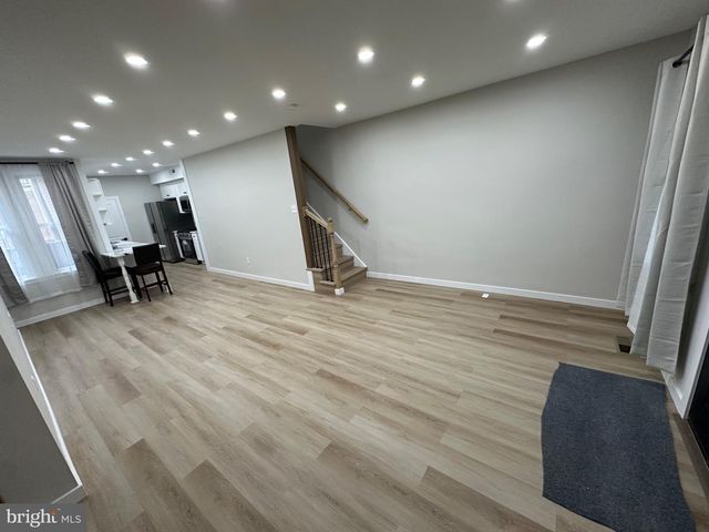 5824 N MARSHALL ST, Philadelphia, PA 19120