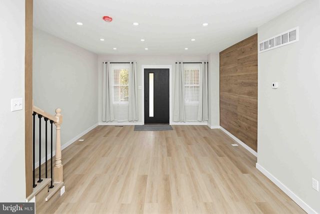 5824 N MARSHALL ST, Philadelphia, PA 19120