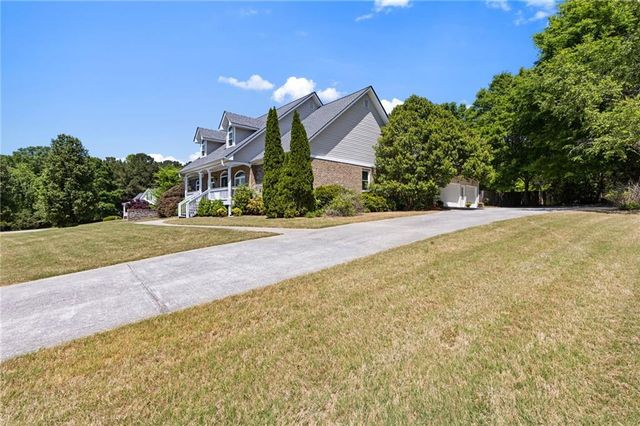 2169 NE Indian Shoals Drive, Loganville, GA 30052