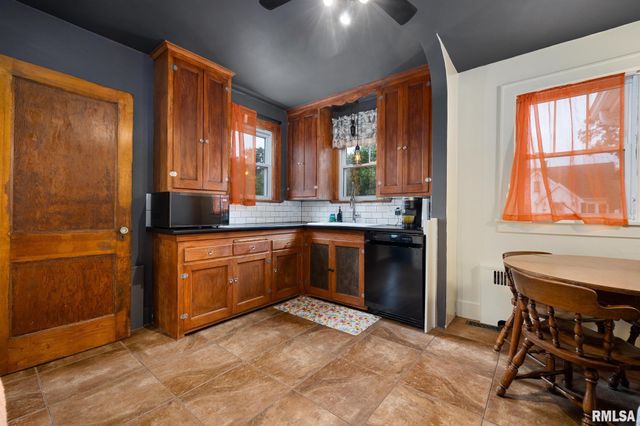 119 N MAPLE Avenue, Morton, IL 61550