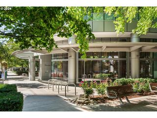 3601 S RIVER Pkwy 902, Portland, OR 97239