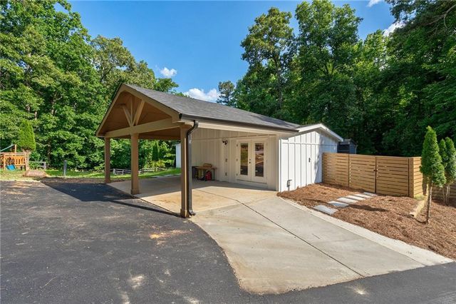 10785 Shallowford Road, Roswell, GA 30075