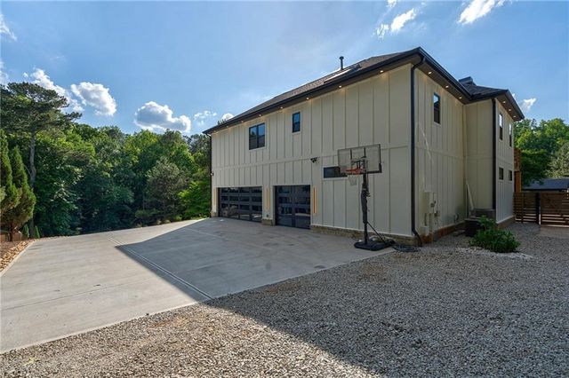 10785 Shallowford Road, Roswell, GA 30075