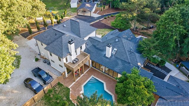 10785 Shallowford Road, Roswell, GA 30075
