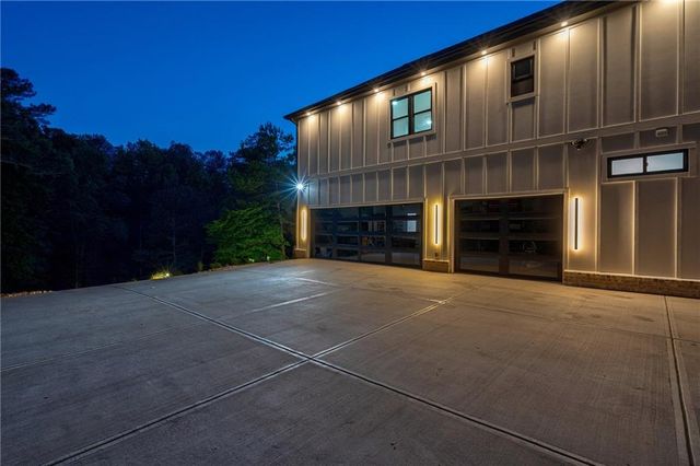 10785 Shallowford Road, Roswell, GA 30075