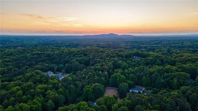10785 Shallowford Road, Roswell, GA 30075