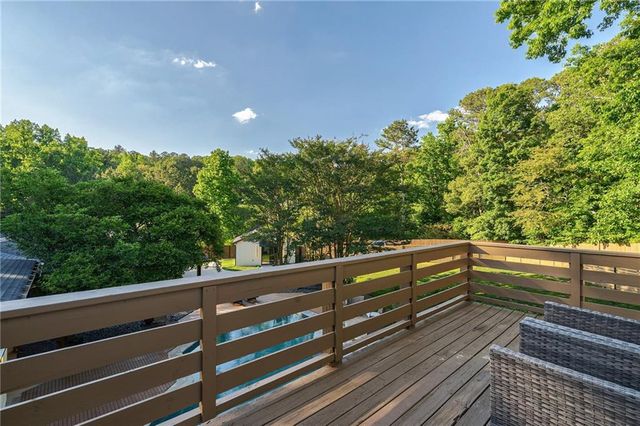 10785 Shallowford Road, Roswell, GA 30075