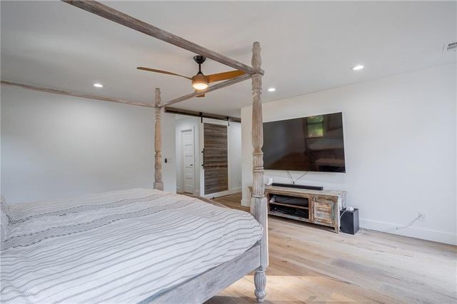 10785 Shallowford Road, Roswell, GA 30075