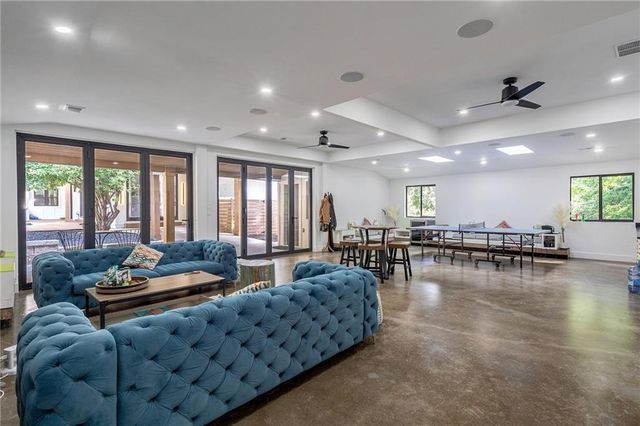 10785 Shallowford Road, Roswell, GA 30075
