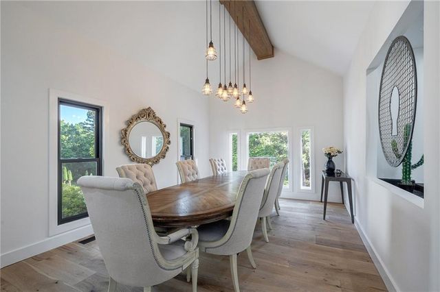 10785 Shallowford Road, Roswell, GA 30075