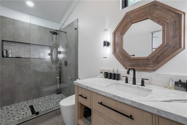 10785 Shallowford Road, Roswell, GA 30075