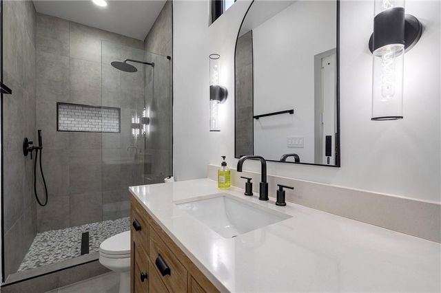 10785 Shallowford Road, Roswell, GA 30075