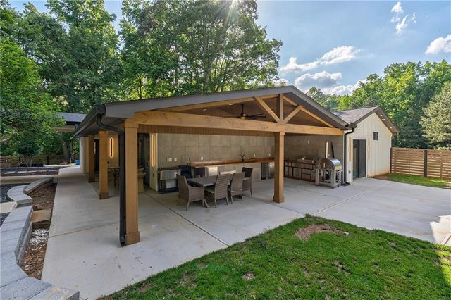 10785 Shallowford Road, Roswell, GA 30075