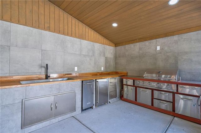 10785 Shallowford Road, Roswell, GA 30075