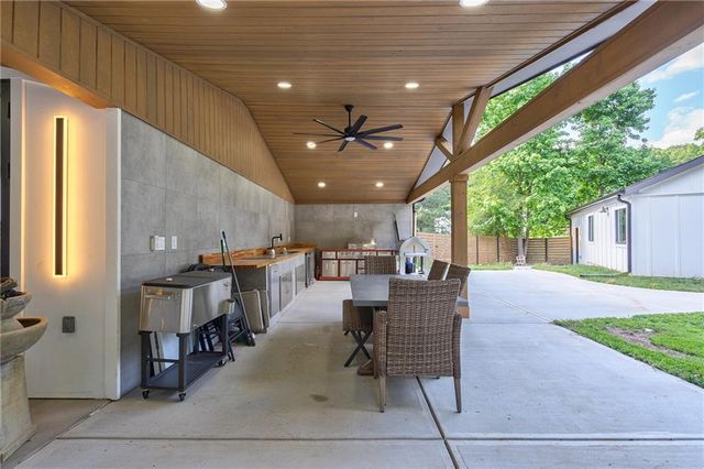 10785 Shallowford Road, Roswell, GA 30075