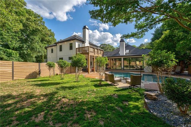 10785 Shallowford Road, Roswell, GA 30075