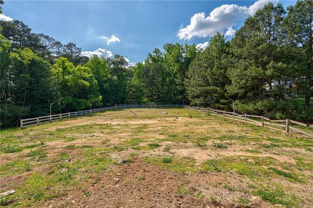10785 Shallowford Road, Roswell, GA 30075