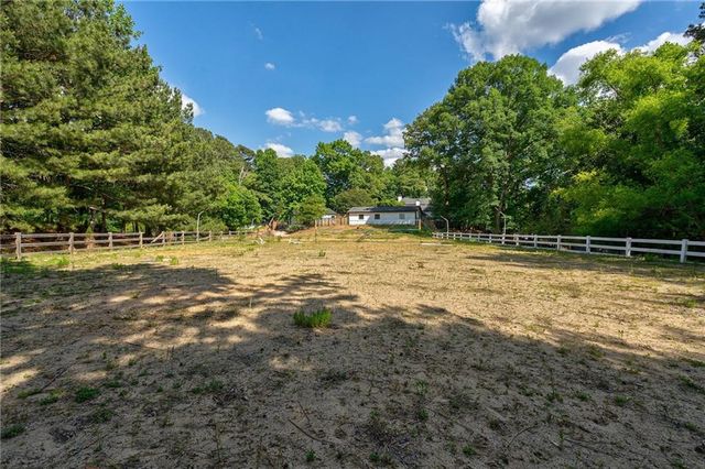 10785 Shallowford Road, Roswell, GA 30075