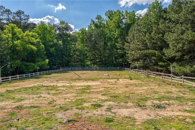 10785 Shallowford Road, Roswell, GA 30075