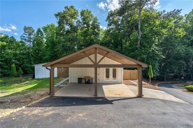 10785 Shallowford Road, Roswell, GA 30075