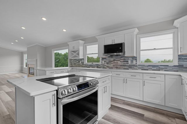 661 S Crest Road, Chattanooga, TN 37404
