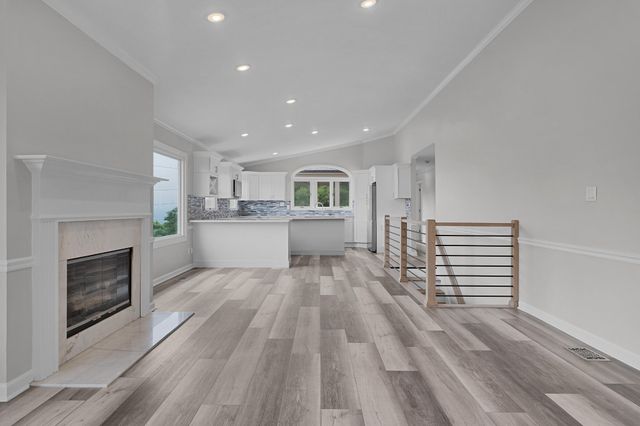 661 S Crest Road, Chattanooga, TN 37404