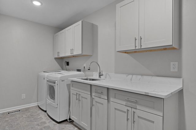 661 S Crest Road, Chattanooga, TN 37404