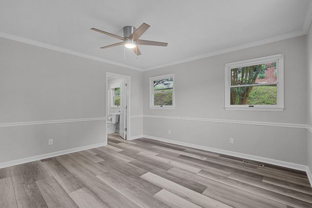 661 S Crest Road, Chattanooga, TN 37404