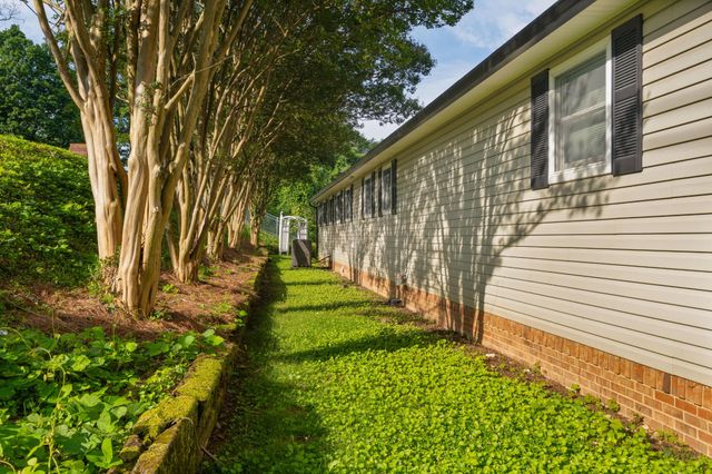 661 S Crest Road, Chattanooga, TN 37404