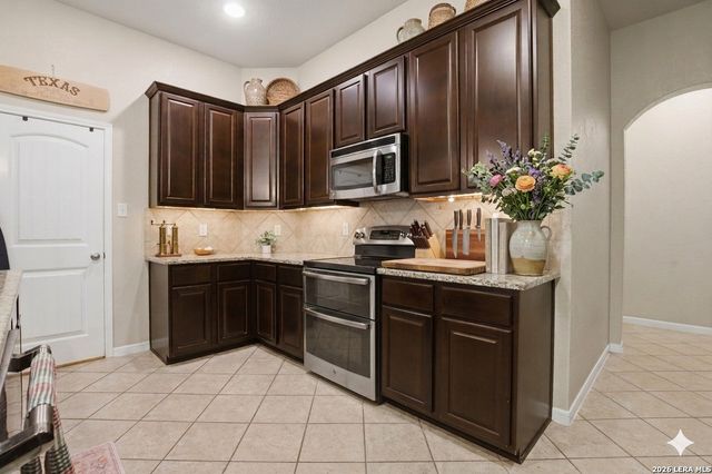 821 WALL ST, New Braunfels, TX 78130