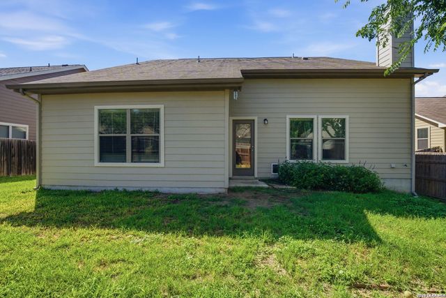 821 WALL ST, New Braunfels, TX 78130