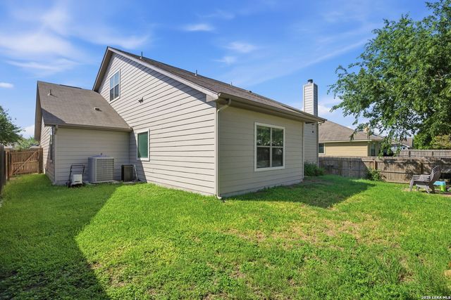 821 WALL ST, New Braunfels, TX 78130