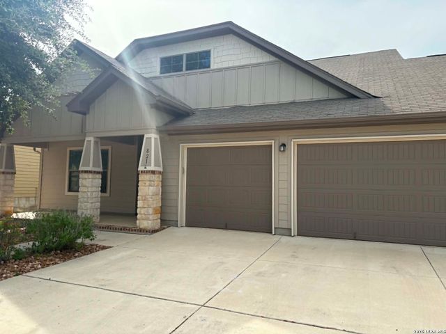 821 WALL ST, New Braunfels, TX 78130