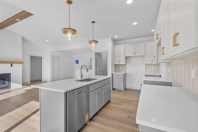 1387 CROSSROADS DRIVE, Hobart, WI 54114