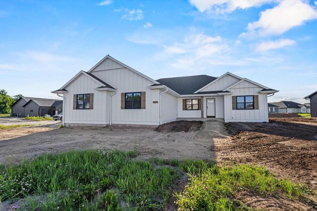 1387 CROSSROADS DRIVE, Hobart, WI 54114