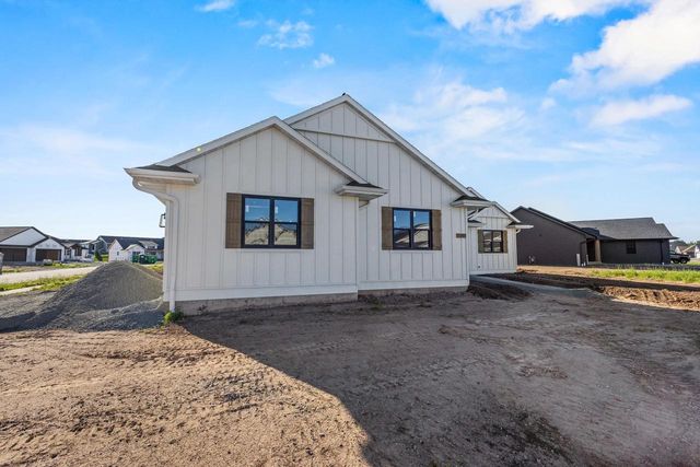 1387 CROSSROADS DRIVE, Hobart, WI 54114