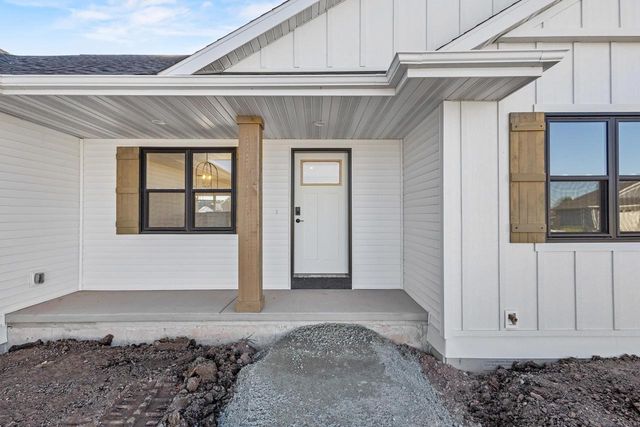1387 CROSSROADS DRIVE, Hobart, WI 54114