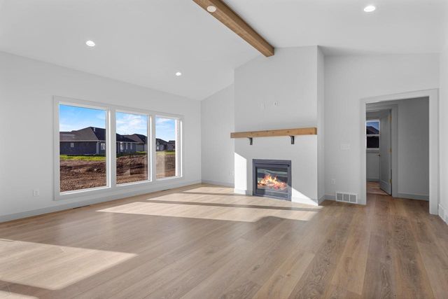 1387 CROSSROADS DRIVE, Hobart, WI 54114