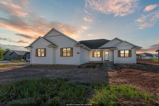 1387 CROSSROADS DRIVE, Hobart, WI 54114