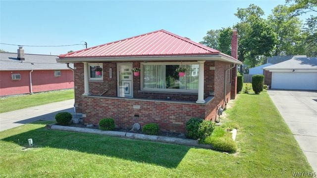 689 78th Street, Niagara Falls, NY 14304