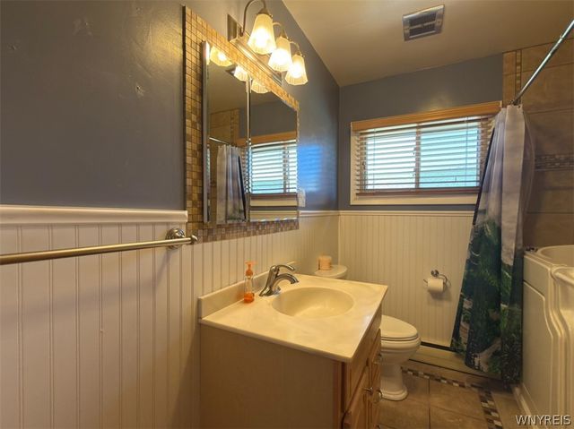 689 78th Street, Niagara Falls, NY 14304